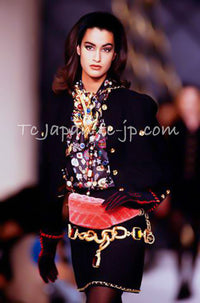 CHANEL 91A Vintage Black Wool Tweed Jacket Skirt Suit Gripoix Accessaries Pattern Silk Lining 36 38 シャネル ヴィンテージ ブラック ウール ツイード 幻のジャケット スカート スーツ グリポア 宝石柄 シルク裏 即発
