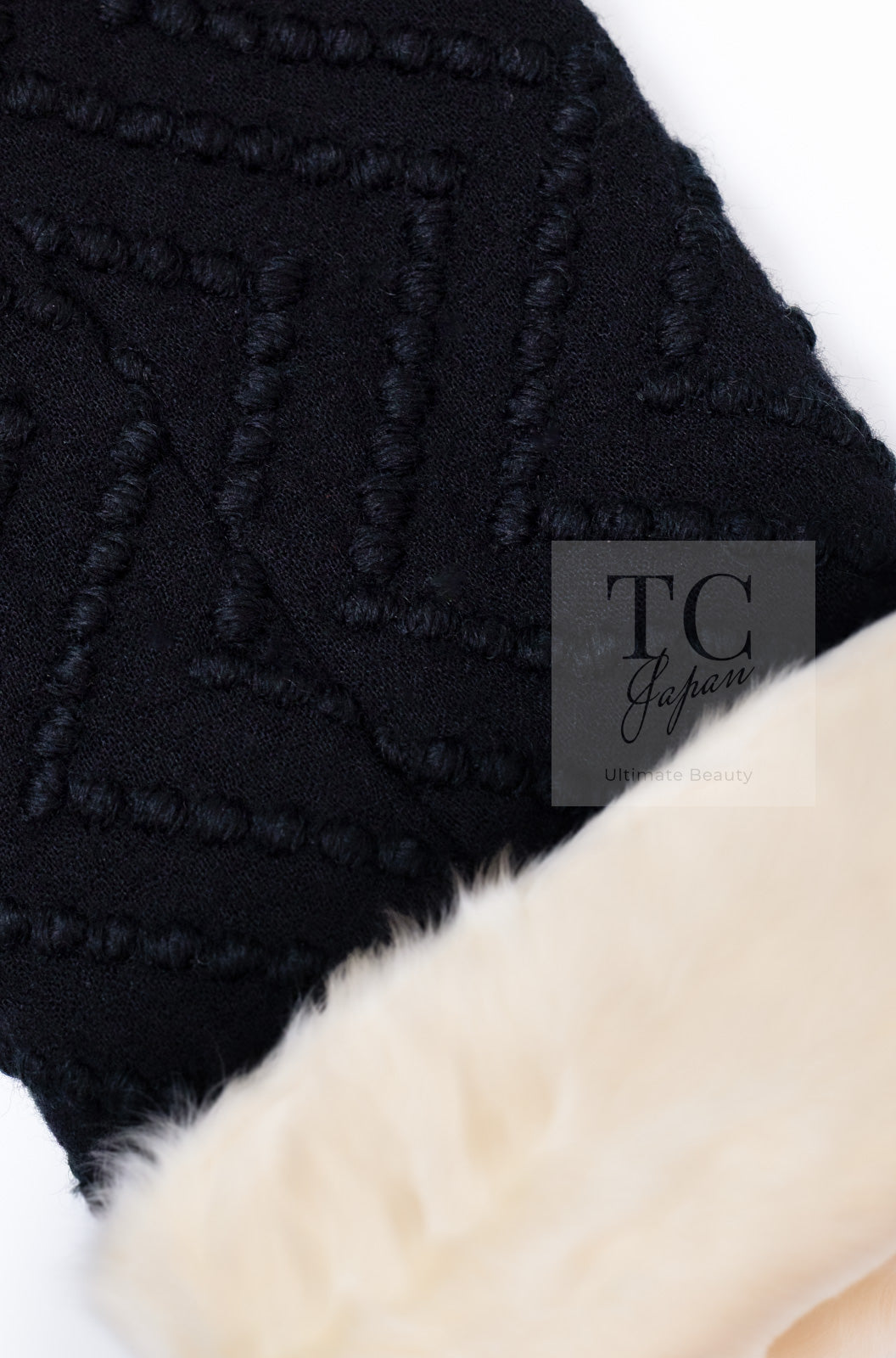 CHANEL 09A Black Ivory Wool Lamb Fur Lining Jacket 36 38 シャネル ブラック アイボリー ウール ラム ファー ライニング ジャケット 即発