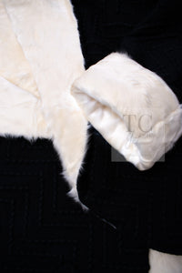 CHANEL 09A Black Ivory Wool Lamb Fur Lining Jacket 36 38 シャネル ブラック アイボリー ウール ラム ファー ライニング ジャケット 即発