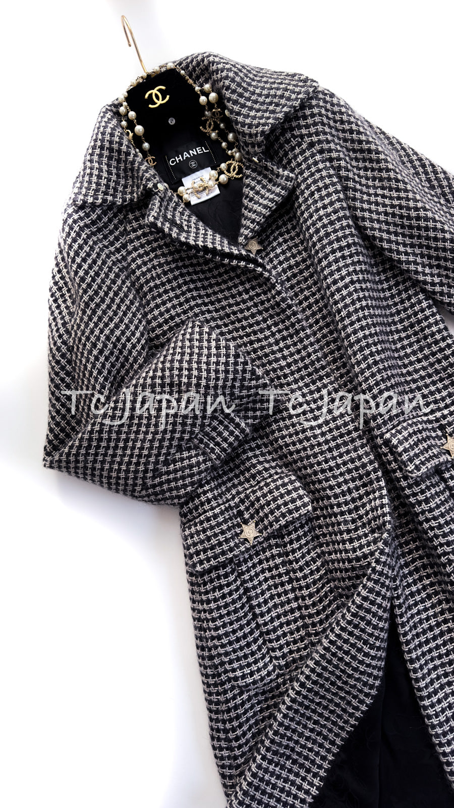 CHANEL 14PF Black Gray Mohair Light Long Coat With Soft real Lamb Fur 34 36 38 シャネル グレー ホワイト モヘア とっても軽くてふんわり暖か リアル ラム ファー付 ロング コート 即発