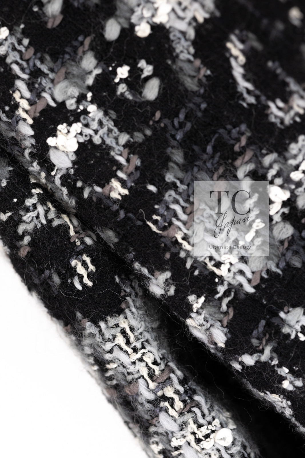 CHANEL 05A Black Gray Camellia CC Button Wool Tweed Coat 38 シャネル ブラック グレー カメリア柄 CC ボタン ウール ツイード コート 即発