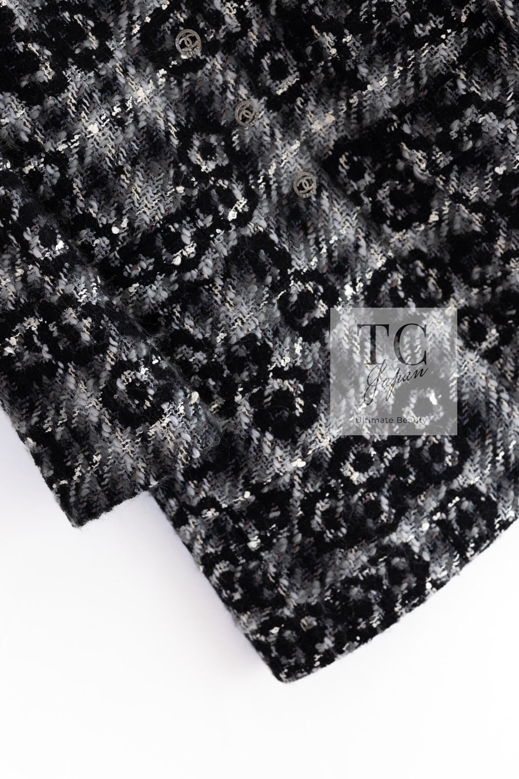 CHANEL 05A Black Gray Camellia CC Button Wool Tweed Coat 38 シャネル ブラック グレー カメリア柄 CC ボタン ウール ツイード コート 即発
