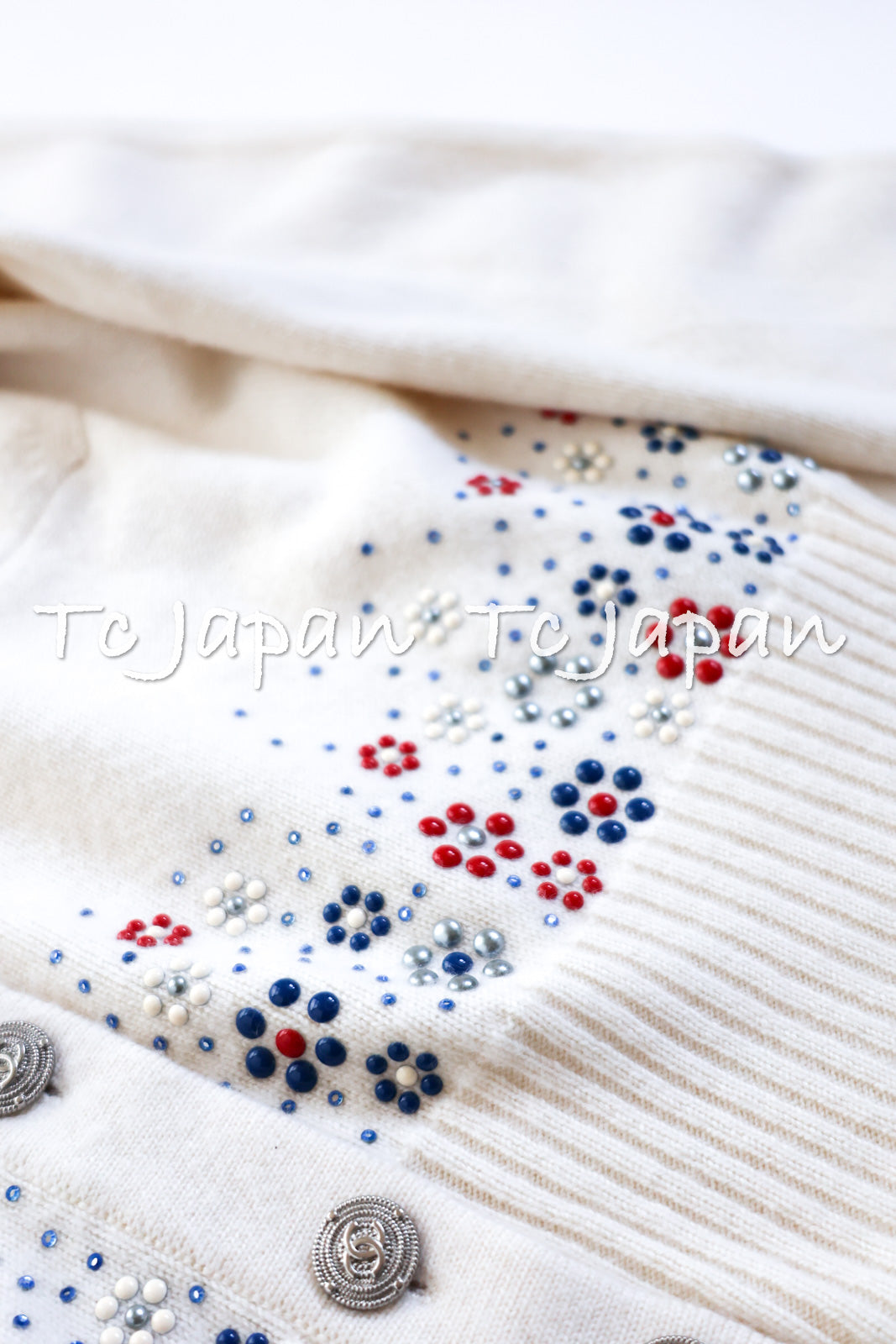 CHANEL 12C Ivory Cashmere 100% Swarovski Sweater Cardigan 34 36 38 シャネル アイボリー スワロフスキー カシミア セーター カーディガン 即発
