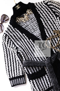 CHANEL 18PS Black Off White Cotton Knit Jacket Cardigan Skirt Setup 36 38 シャネル ブラック オフ ホワイト コットン ニット カーディガン スカート セットアップ 即発