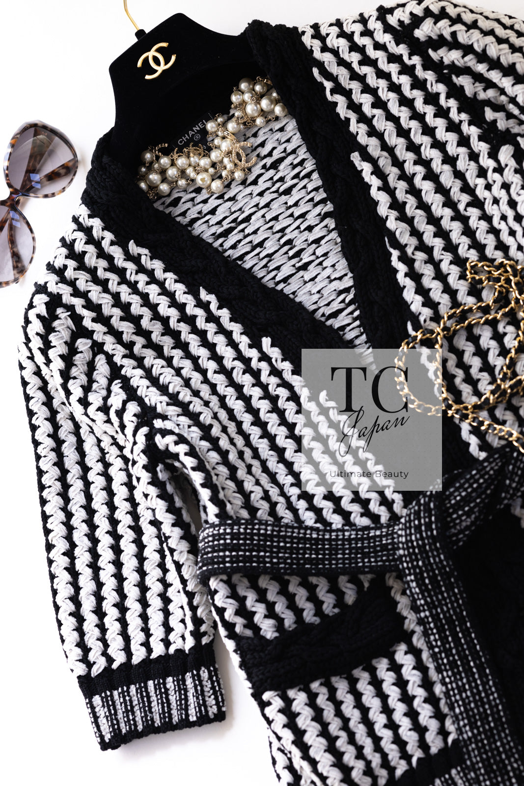 CHANEL 18PS Black Off White Cotton Knit Jacket Cardigan Skirt Setup 36 38 シャネル ブラック オフ ホワイト コットン ニット カーディガン スカート セットアップ 即発