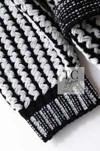 CHANEL 18PS Black Off White Cotton Knit Jacket Cardigan Skirt Setup 36 38 シャネル ブラック オフ ホワイト コットン ニット カーディガン スカート セットアップ 即発