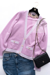 CHANEL 23S Puple Pink CC Logo Buttons Cashmere Knit Cardigan 38 40 シャネル パープル ピンク ココ マーク ボタン カシミヤ 100% ニット カーディガン 即発
