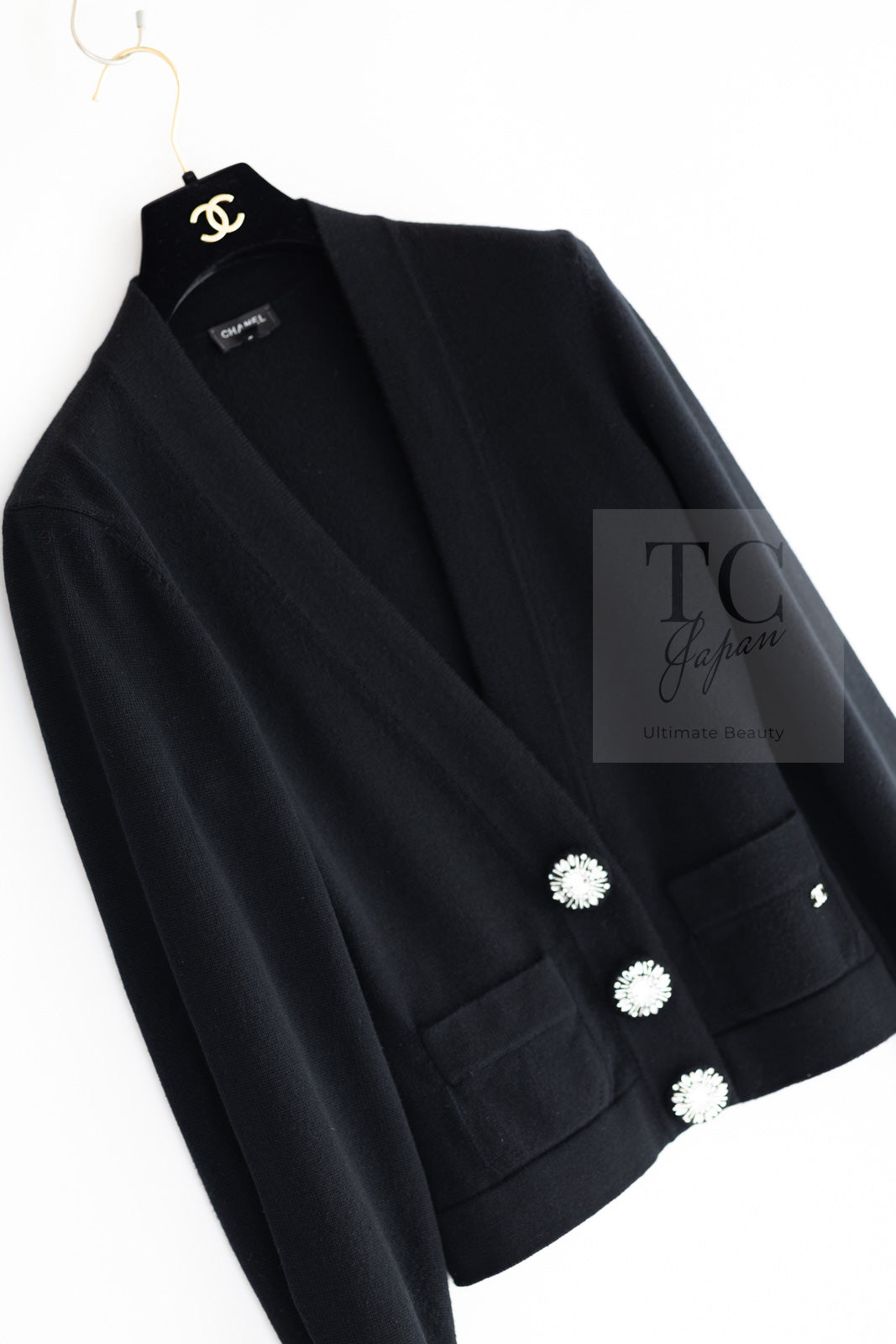CHANEL 22PF Black Cashmere Knit Cardigan 36 シャネル ブラック カシミヤ ビジュー ボタン ニット カーディガン 即発