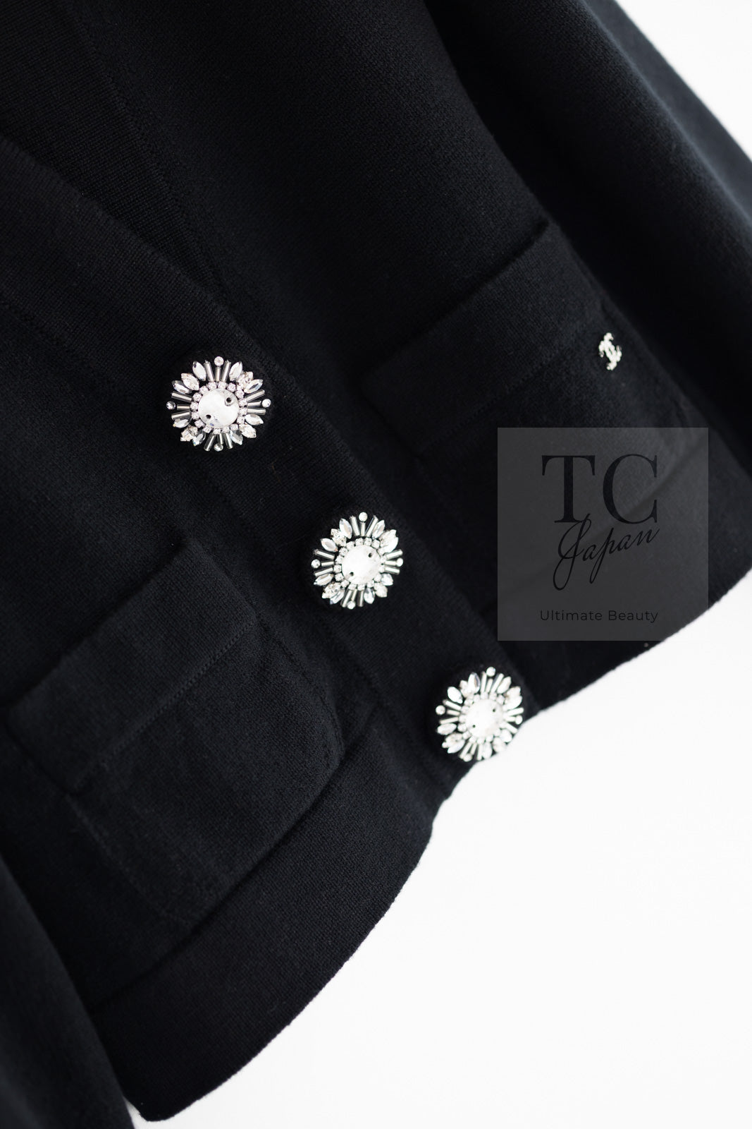 CHANEL 22PF Black Cashmere Knit Cardigan 36 シャネル ブラック カシミヤ ビジュー ボタン ニット カーディガン 即発