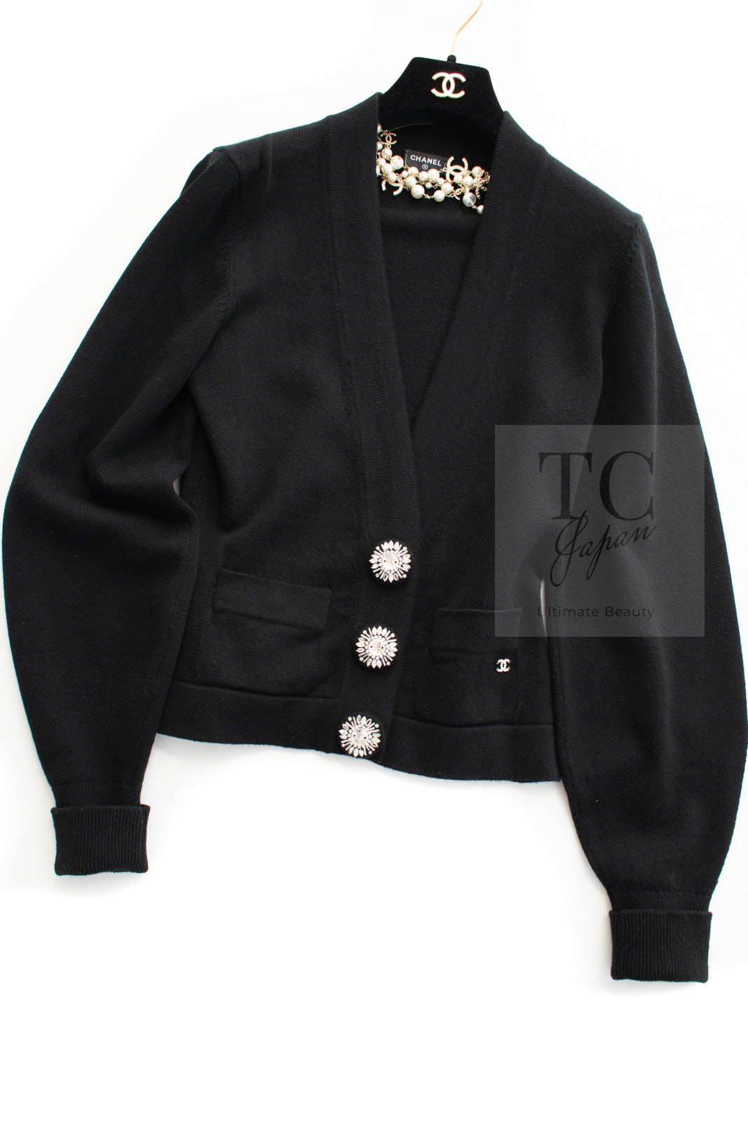 CHANEL 22PF Black Cashmere Knit Cardigan 36 シャネル ブラック カシミヤ ビジュー ボタン ニット カーディガン 即発