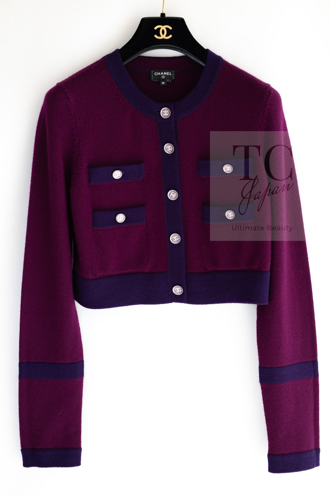CHANEL 23PA Plum Purple CC Logo Buttons Cropped Cashmere Knit Cardigan 36 シャネル プラム パープル ココ ボタン クロップド カシミヤ ニット カーディガン 即発