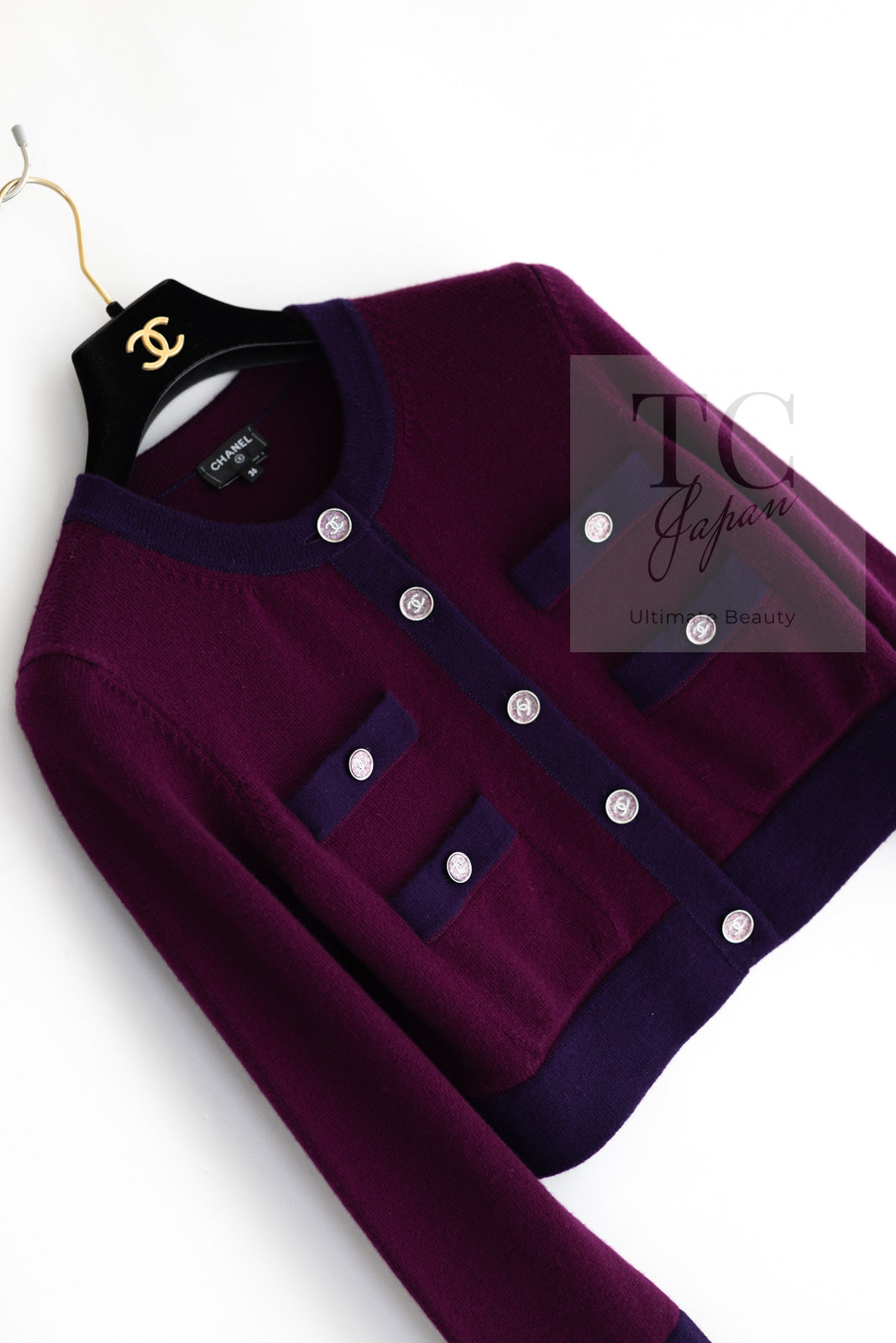 CHANEL 23PA Plum Purple CC Logo Buttons Cropped Cashmere Knit Cardigan 36 シャネル プラム パープル ココ ボタン クロップド カシミヤ ニット カーディガン 即発