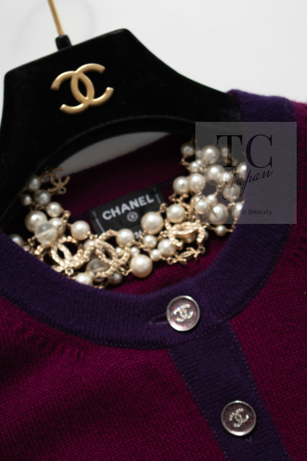 CHANEL 23PA Plum Purple CC Logo Buttons Cropped Cashmere Knit Cardigan 36 シャネル プラム パープル ココ ボタン クロップド カシミヤ ニット カーディガン 即発