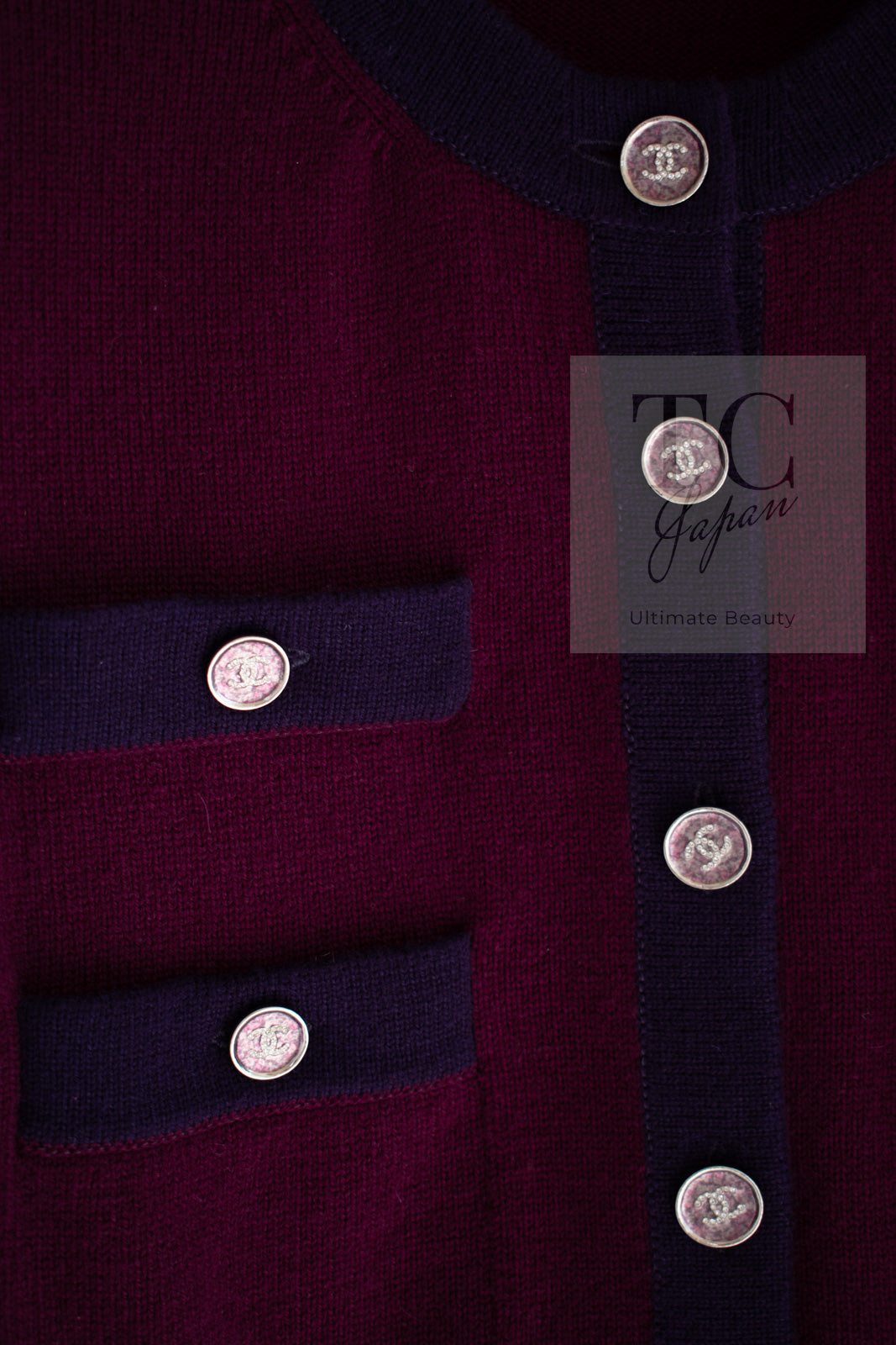 CHANEL 23PA Plum Purple CC Logo Buttons Cropped Cashmere Knit Cardigan 36 シャネル プラム パープル ココ ボタン クロップド カシミヤ ニット カーディガン 即発