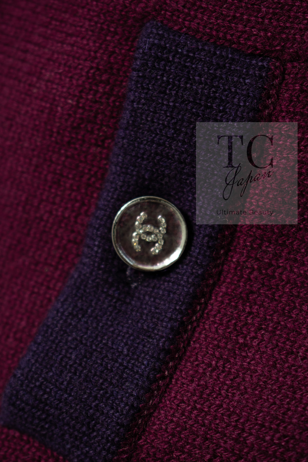 CHANEL 23PA Plum Purple CC Logo Buttons Cropped Cashmere Knit Cardigan 36 シャネル プラム パープル ココ ボタン クロップド カシミヤ ニット カーディガン 即発