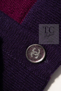 CHANEL 23PA Plum Purple CC Logo Buttons Cropped Cashmere Knit Cardigan 36 シャネル プラム パープル ココ ボタン クロップド カシミヤ ニット カーディガン 即発