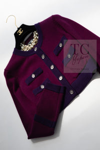 CHANEL 23PA Plum Purple CC Logo Buttons Cropped Cashmere Knit Cardigan 36 シャネル プラム パープル ココ ボタン クロップド カシミヤ ニット カーディガン 即発