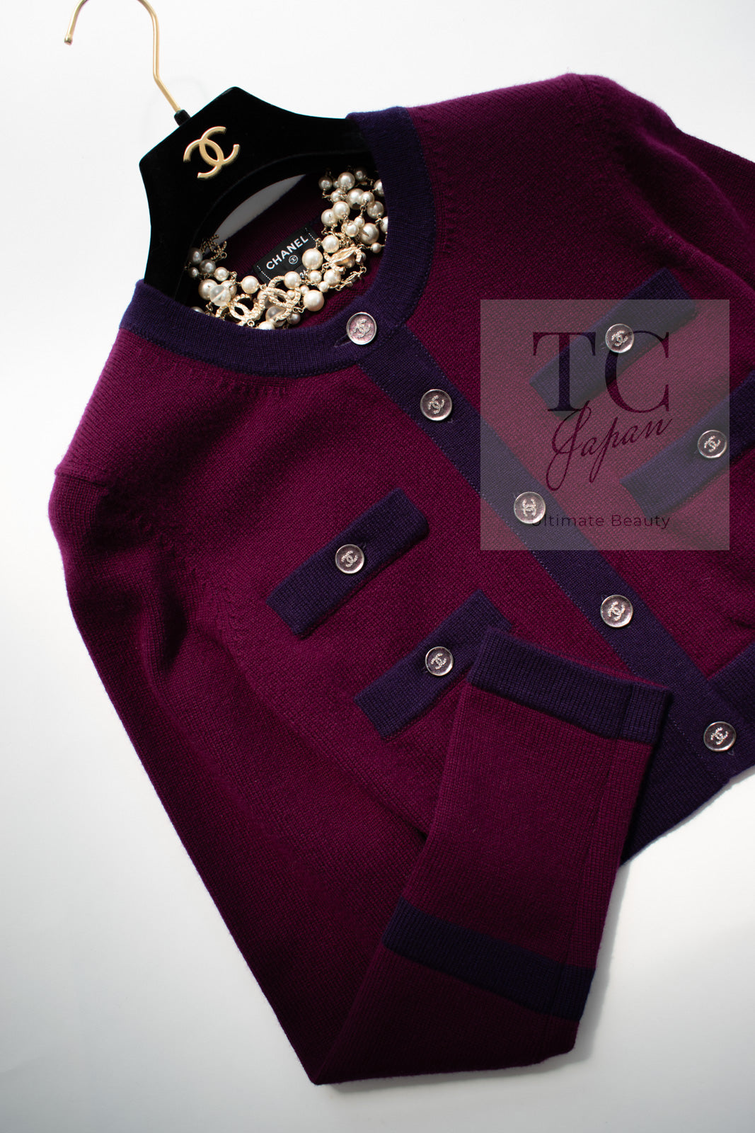 CHANEL 23PA Plum Purple CC Logo Buttons Cropped Cashmere Knit Cardigan 36 シャネル プラム パープル ココ ボタン クロップド カシミヤ ニット カーディガン 即発