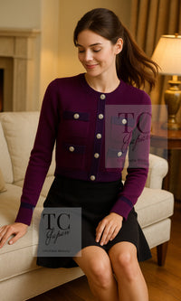 CHANEL 23PA Plum Purple CC Logo Buttons Cropped Cashmere Knit Cardigan 36 シャネル プラム パープル ココ ボタン クロップド カシミヤ ニット カーディガン 即発