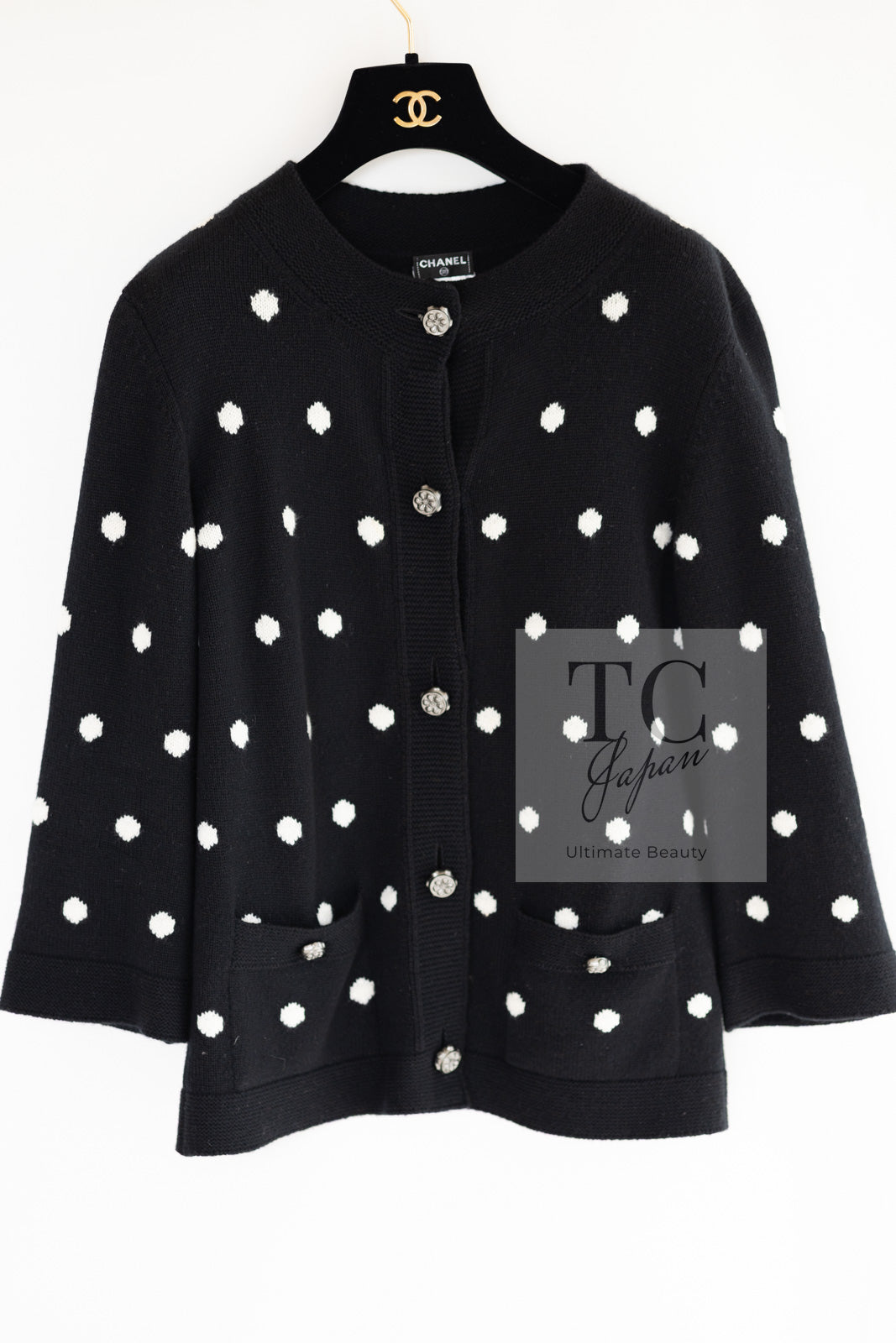 CHANEL 08A Black Dot Logo Cashmere Knit Cardigan 40 シャネル ブラック ドット ロゴ カシミヤ ニット カーディガン 即発