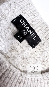 CHANEL 17PF Ivory Gold Metallic Super Soft Stretched Knit Dress Lion CC Button 34 シャネル アイボリー ゴールド ふわふわ ニット ストレッチ ワンピース ライオン CC ボタン 即発