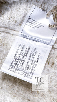 CHANEL 17PF Ivory Gold Metallic Super Soft Stretched Knit Dress Lion CC Button 34 シャネル アイボリー ゴールド ふわふわ ニット ストレッチ ワンピース ライオン CC ボタン 即発