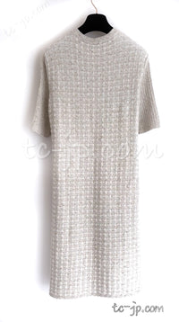 CHANEL 17PF Ivory Gold Metallic Super Soft Stretched Knit Dress Lion CC Button 34 シャネル アイボリー ゴールド ふわふわ ニット ストレッチ ワンピース ライオン CC ボタン 即発