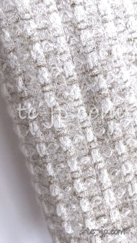 CHANEL 17PF Ivory Gold Metallic Super Soft Stretched Knit Dress Lion CC Button 34 シャネル アイボリー ゴールド ふわふわ ニット ストレッチ ワンピース ライオン CC ボタン 即発