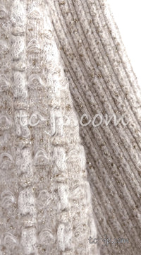 CHANEL 17PF Ivory Gold Metallic Super Soft Stretched Knit Dress Lion CC Button 34 シャネル アイボリー ゴールド ふわふわ ニット ストレッチ ワンピース ライオン CC ボタン 即発