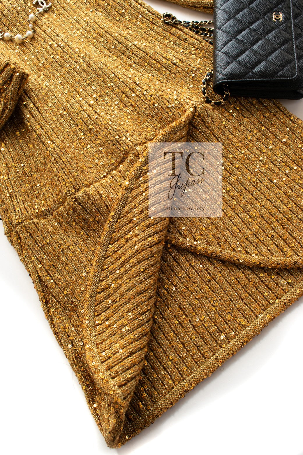 CHANEL 19PF Gold Metallic Sequin Embellishments Cashmere Knit Dress 34 36 シャネル ゴールド スパンコール カシミヤ ニット ワンピース 即発