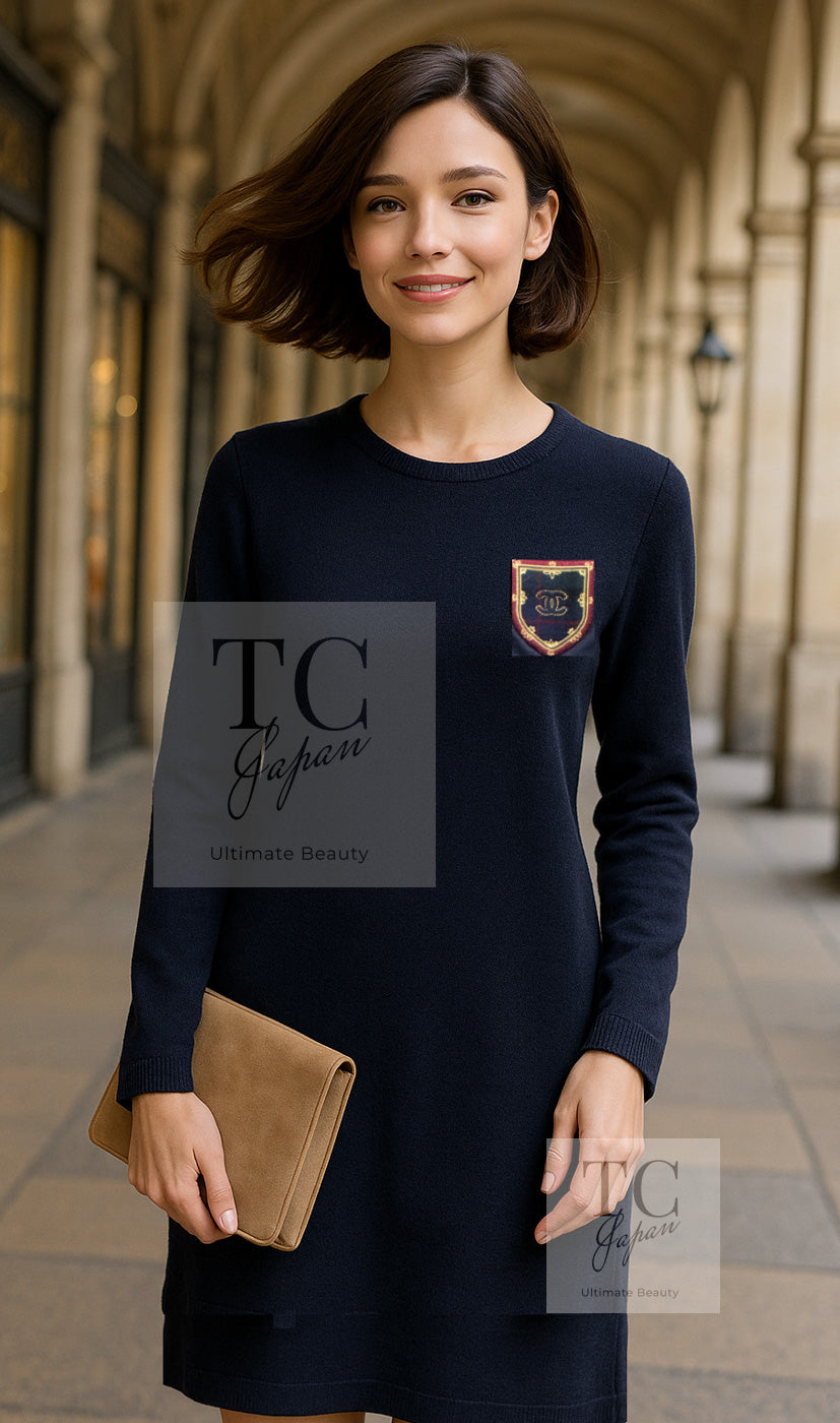 CHANEL 13PF Navy Emblem Wool 100% Stretch Knit Sweater Dress 36 シャネル ネイビー エンブレム ワッペン ウール100% ニット ストレッチ 薄手 セーター ワンピース 即発