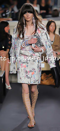 CHANEL 07C White Gray Graffiti CC Logo Tweed Jacket 38 40 42 シャネル ホワイト グレー グラフィティ ロゴ ツイード ジャケット 即発