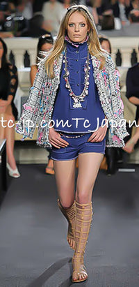 CHANEL 07C White Gray Graffiti CC Logo Tweed Jacket 38 40 42 シャネル ホワイト グレー グラフィティ ロゴ ツイード ジャケット 即発