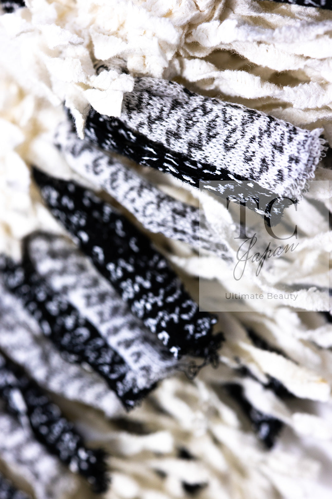 CHANEL 18P Ivory Black Logo Ribbon Fringe CC Mini Dress Tops 34 シャネル アイボリー ブラック ロゴ リボン フリンジ CC ミニ ワンピース トップス 即発