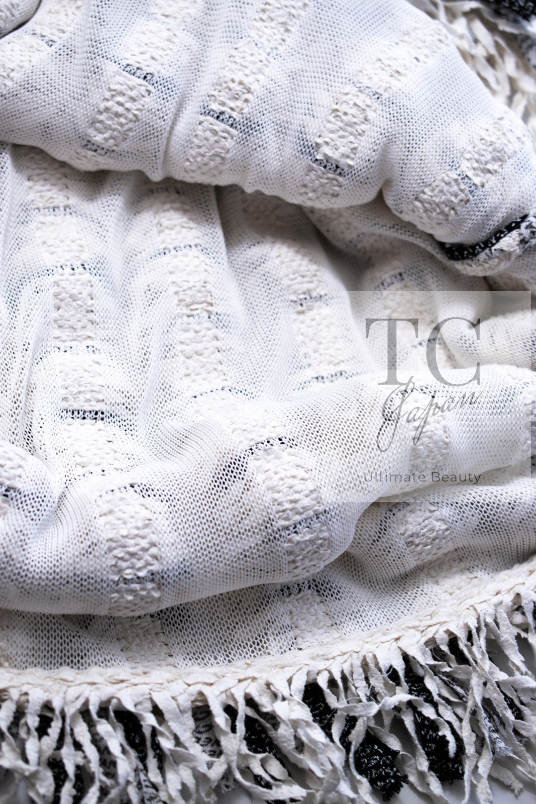 CHANEL 18P Ivory Black Logo Ribbon Fringe CC Mini Dress Tops 34 シャネル アイボリー ブラック ロゴ リボン フリンジ CC ミニ ワンピース トップス 即発