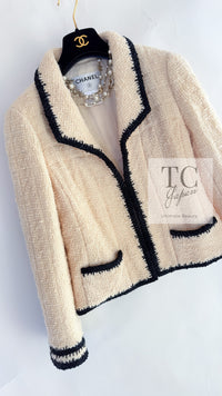 CHANEL 06PF Ivory Black Trim Boucle Tweed Jacket Skirt Suit 38 40 シャネル アイボリー ブラック トリミング ブークレ ツイード ジャケット スカート スーツ 即発