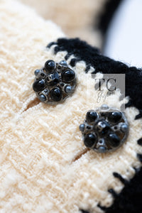 CHANEL 06PF Ivory Black Trim Boucle Tweed Jacket Skirt Suit 38 40 シャネル アイボリー ブラック トリミング ブークレ ツイード ジャケット スカート スーツ 即発