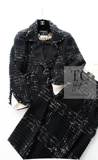 CHANEL 08C Black Beaded Chain Cotton Wool Tweed Jacket Skirt Suit 36 シャネル ブラック ビーズ チェーン コットン ウール ツイード ジャケット スカート スーツ 即発