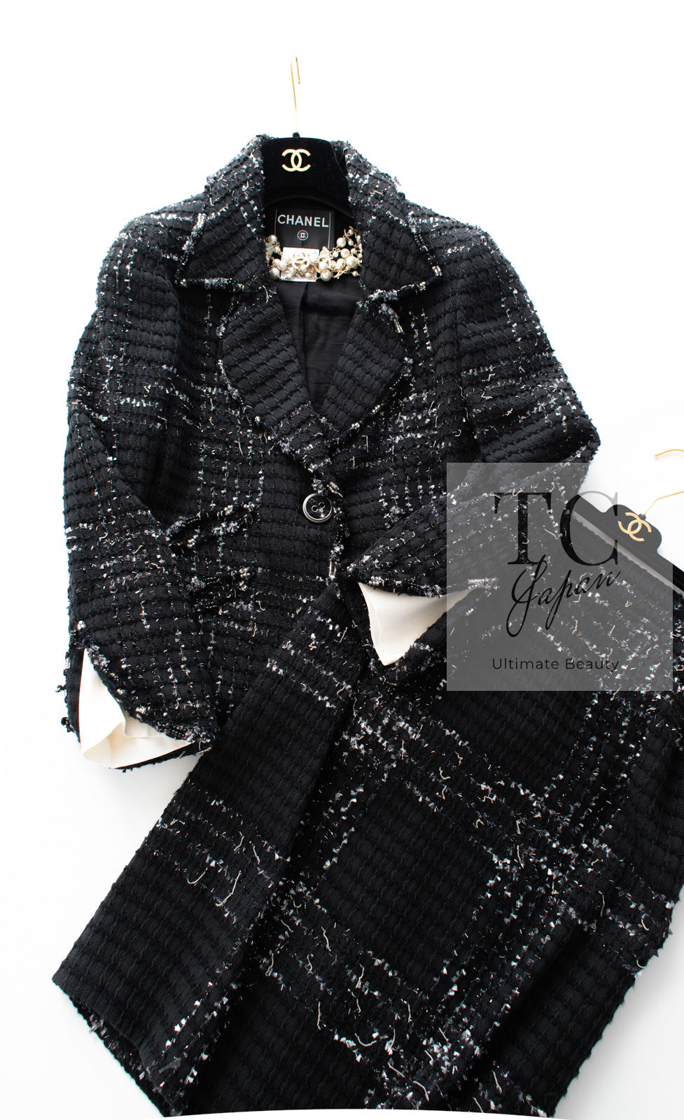 CHANEL 08C Black Beaded Chain Cotton Wool Tweed Jacket Skirt Suit 36 シャネル ブラック ビーズ チェーン コットン ウール ツイード ジャケット スカート スーツ 即発