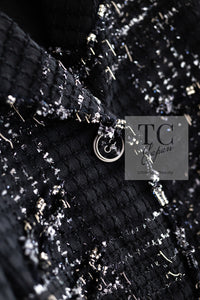 CHANEL 08C Black Beaded Chain Cotton Wool Tweed Jacket Skirt Suit 36 シャネル ブラック ビーズ チェーン コットン ウール ツイード ジャケット スカート スーツ 即発