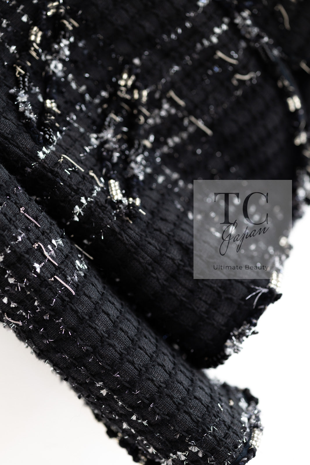 CHANEL 08C Black Beaded Chain Cotton Wool Tweed Jacket Skirt Suit 36 シャネル ブラック ビーズ チェーン コットン ウール ツイード ジャケット スカート スーツ 即発