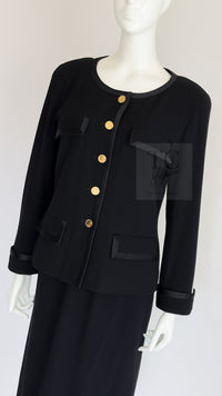CHANEL 88A Vintage Black Wool Gold Buttons Jacket Skirt Suit 40 シャネル ヴィンテージ ブラック ウール ジャケット スカート スーツ 即発
