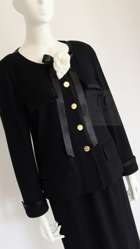 CHANEL 88A Vintage Black Wool Gold Buttons Jacket Skirt Suit 40 シャネル ヴィンテージ ブラック ウール ジャケット スカート スーツ 即発