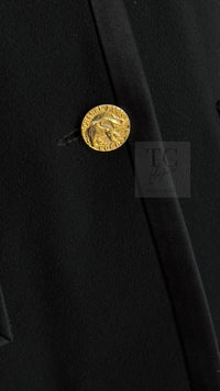 CHANEL 88A Vintage Black Wool Gold Buttons Jacket Skirt Suit 40 シャネル ヴィンテージ ブラック ウール ジャケット スカート スーツ 即発