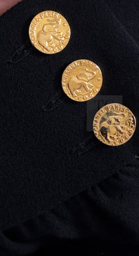 CHANEL 88A Vintage Black Wool Gold Buttons Jacket Skirt Suit 40 シャネル ヴィンテージ ブラック ウール ジャケット スカート スーツ 即発