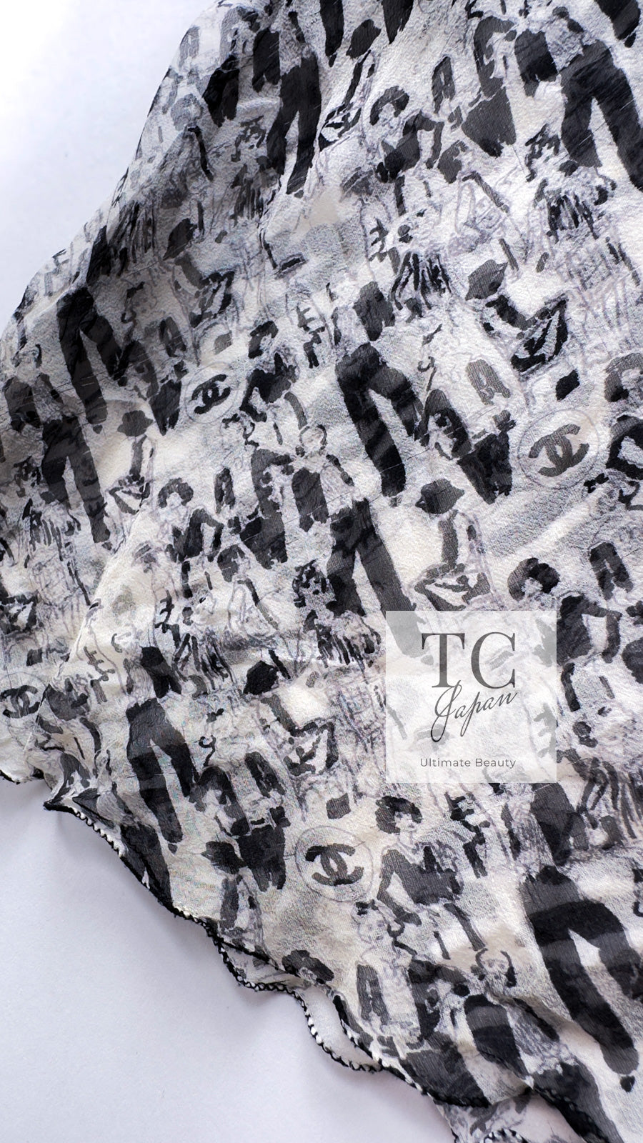 CHANEL 03S Ivory Black CC Logo Silk Tops 36 38 シャネル アイボリー ブラック CC ロゴ シルク トップス チュニック カットソー 即発