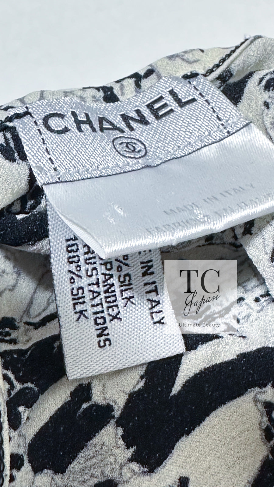 CHANEL 03S Ivory Black CC Logo Silk Tops 36 38 シャネル アイボリー ブラック CC ロゴ シルク トップス チュニック カットソー 即発