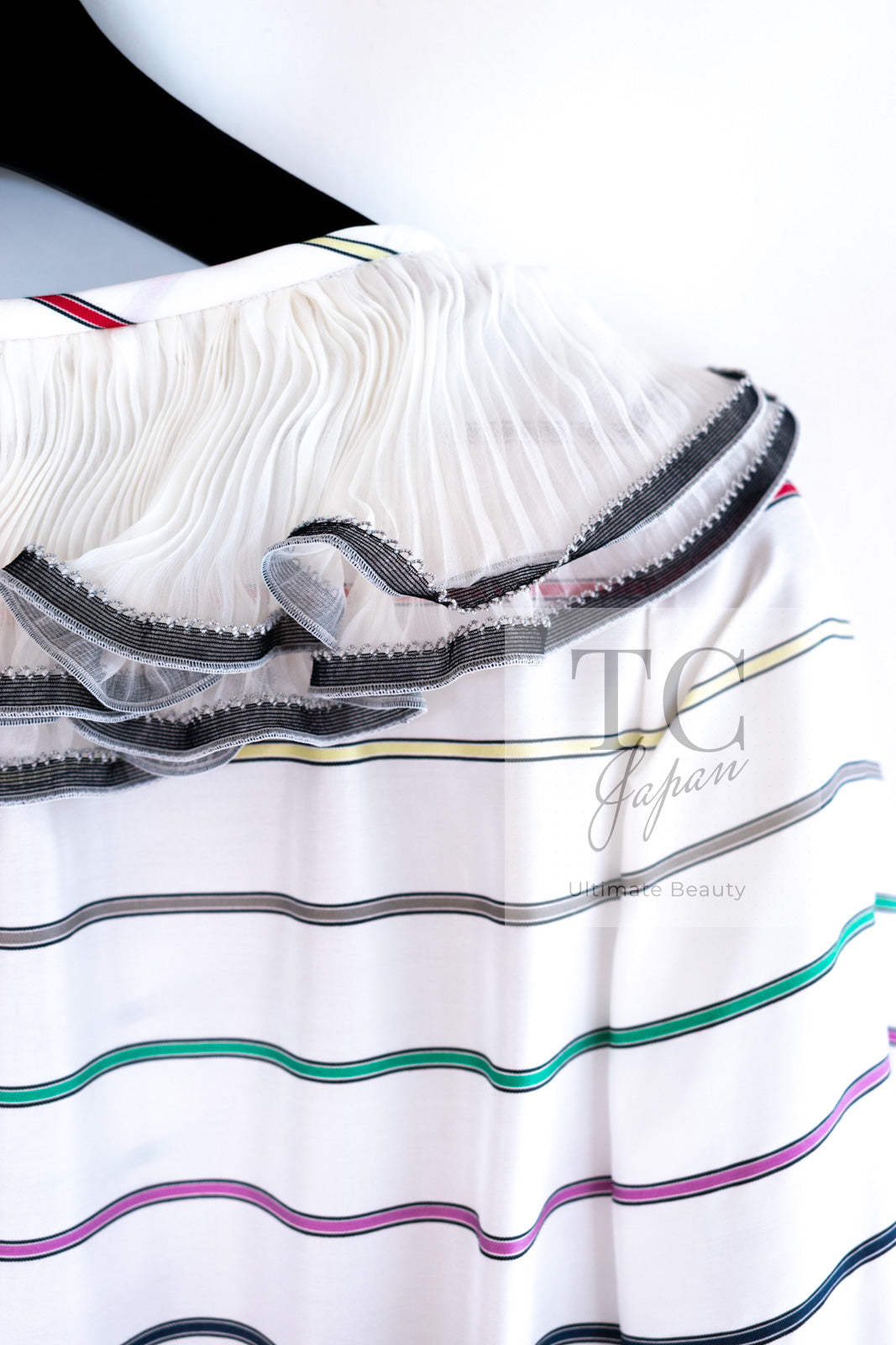 CHANEL 17S White Multicolor Stripe Ruffle Silk Blouse Tops 36 38 シャネル ホワイト マルチカラー ストライプ フリル ブラウス トップス 即発