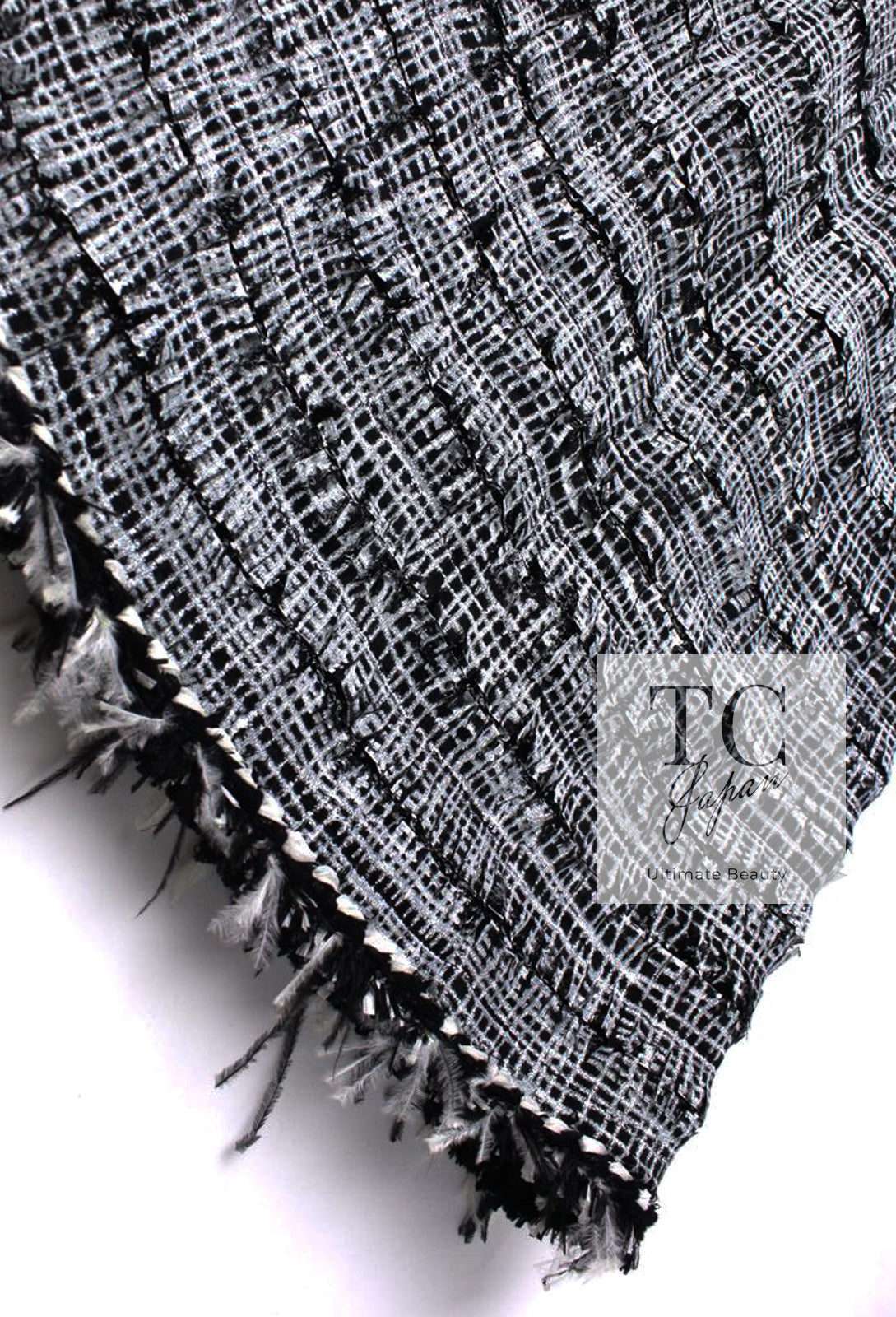 CHANEL 11S Black White Ostrich Feather Trimmed Limited Collectible Tweed Skirt 36 シャネル ブラック ホワイト 限定品 クレクティブル オーストリッチ 羽 ツイード スカート 即発