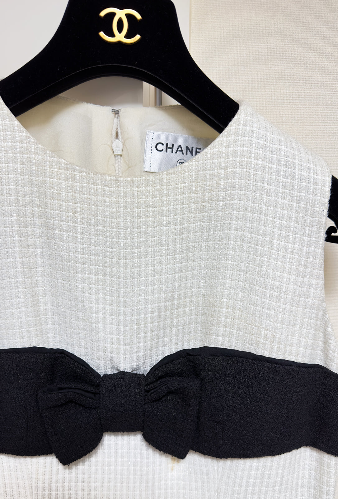 CHANEL 09S Black Ivory Two Tone Color Jacket Dress Carla Bruni 36 38 シャネル ブラック アイボリー  黒白 ツートンカラー ジャケット ワンピース 定番 即発